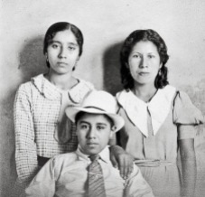 Mom at left, Tio Bartolo and unknown woman